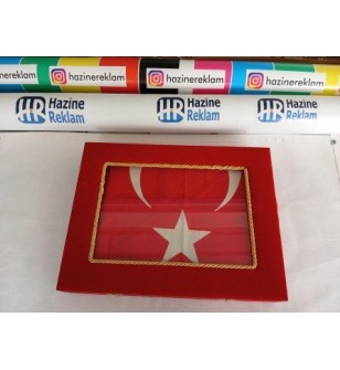BAYRAK VE SANCAK TAKDİM KUTUSU